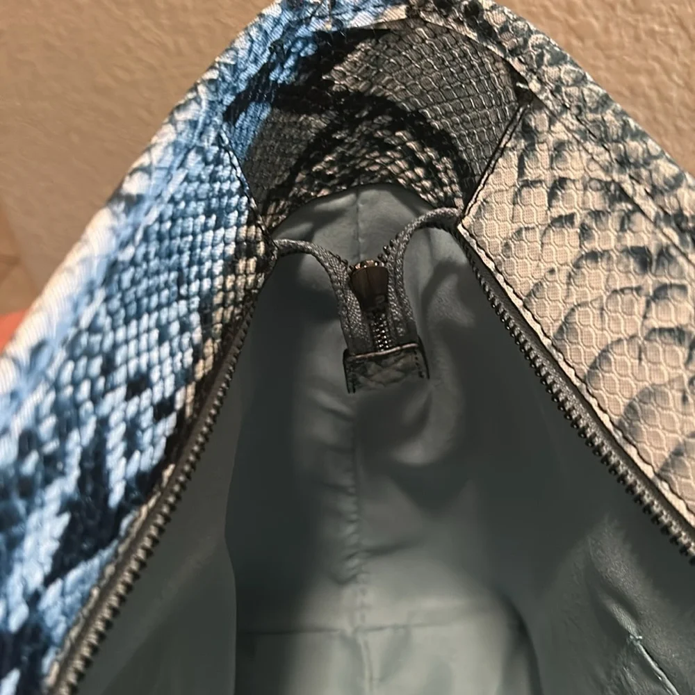Studio Badgley Mischka, Vegan Leather, Light Blue Snake TOTE. NWT - Picture 8 of 16